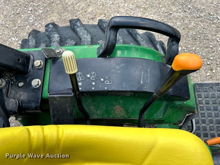 image for item NM9863 2003 John Deere 4110 MFWD tractor
