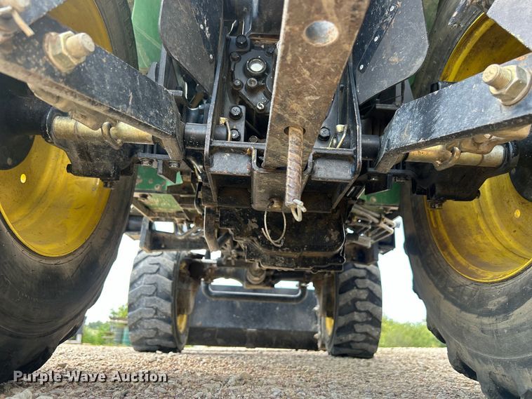 image for item NM9863 2003 John Deere 4110 MFWD tractor