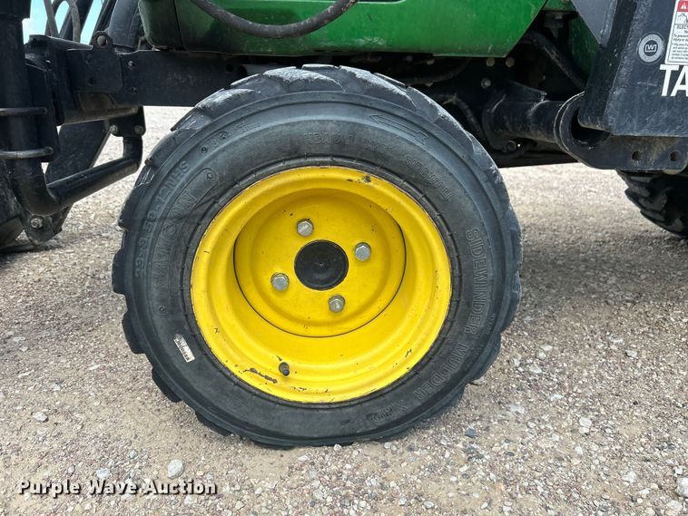 image for item NM9863 2003 John Deere 4110 MFWD tractor