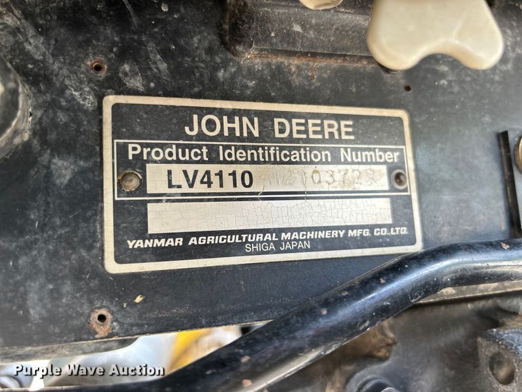 image for item NM9863 2003 John Deere 4110 MFWD tractor