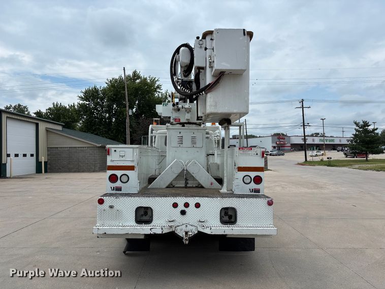 image for item NM9873 1999 International 4700 bucket truck