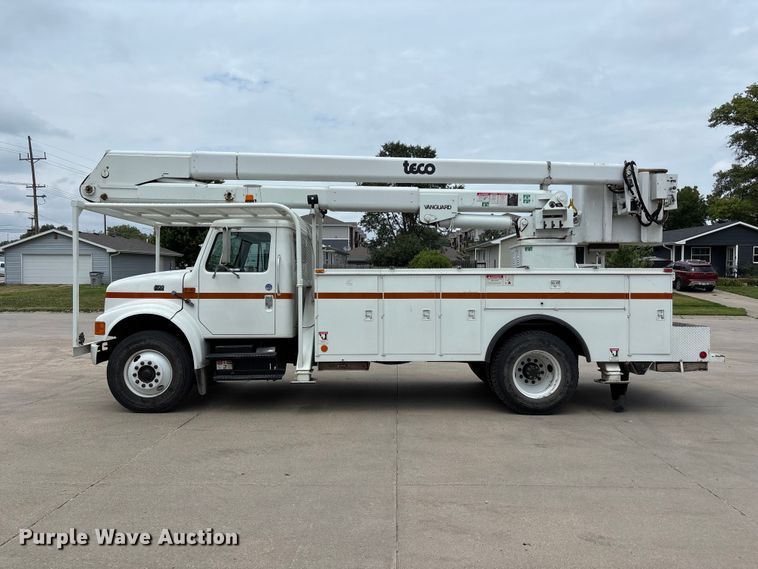 image for item NM9873 1999 International 4700 bucket truck