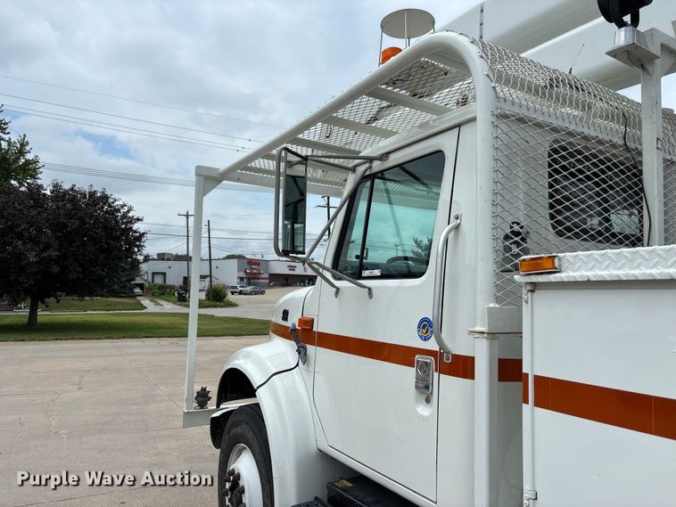 image for item NM9873 1999 International 4700 bucket truck