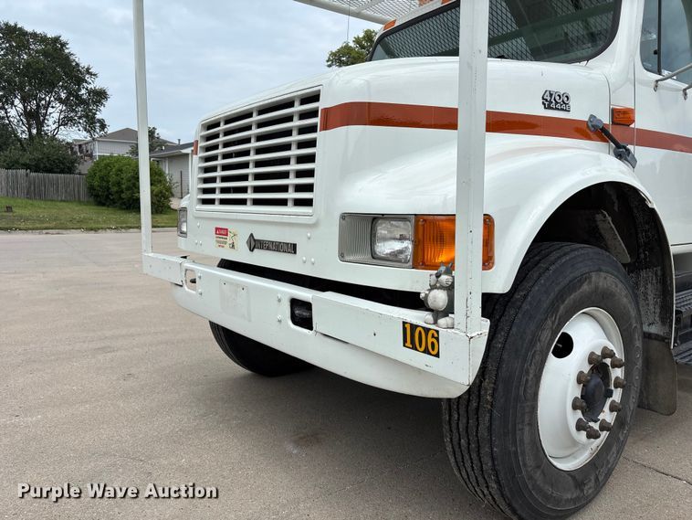 image for item NM9873 1999 International 4700 bucket truck