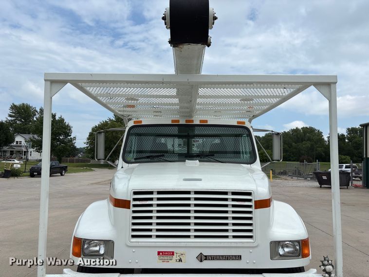 image for item NM9873 1999 International 4700 bucket truck