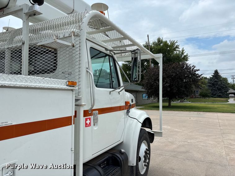 image for item NM9873 1999 International 4700 bucket truck