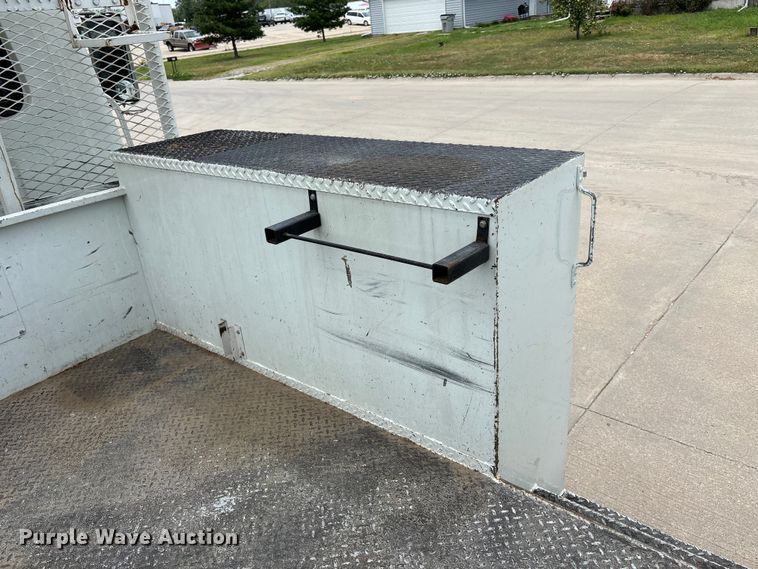 image for item NM9873 1999 International 4700 bucket truck