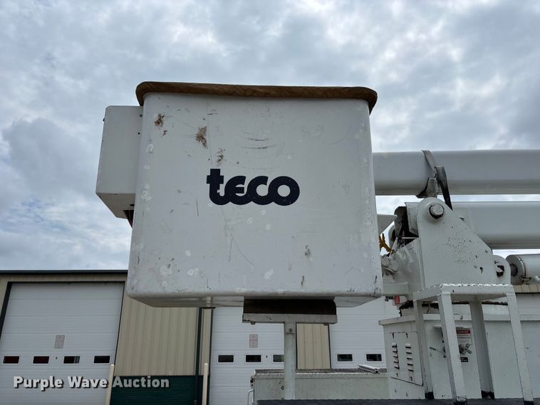 image for item NM9873 1999 International 4700 bucket truck