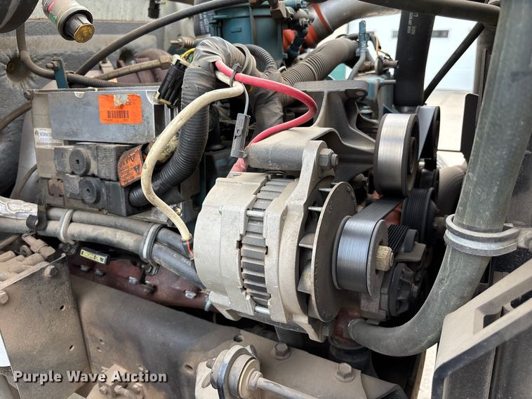 image for item NM9873 1999 International 4700 bucket truck