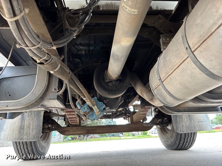 image for item NM9873 1999 International 4700 bucket truck