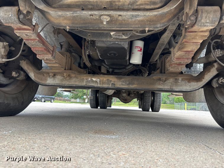 image for item NM9873 1999 International 4700 bucket truck