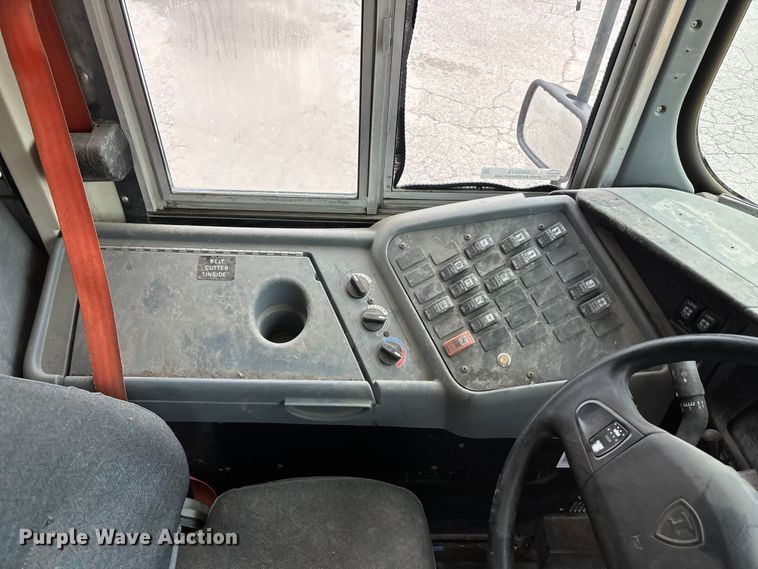 image for item NM9876 2014 Ic Bus PB105 school bus