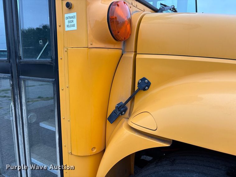 image for item NM9877 2010 Ic Bus PB105 school bus