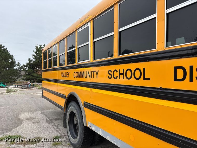 image for item NM9877 2010 Ic Bus PB105 school bus