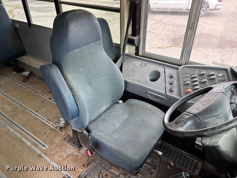 image for item NM9877 2010 Ic Bus PB105 school bus