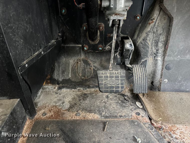 image for item NM9877 2010 Ic Bus PB105 school bus