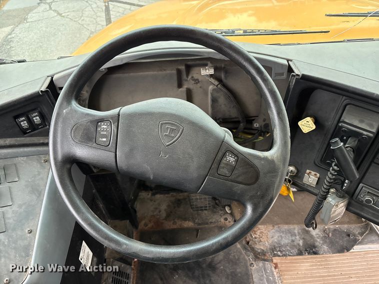 image for item NM9877 2010 Ic Bus PB105 school bus