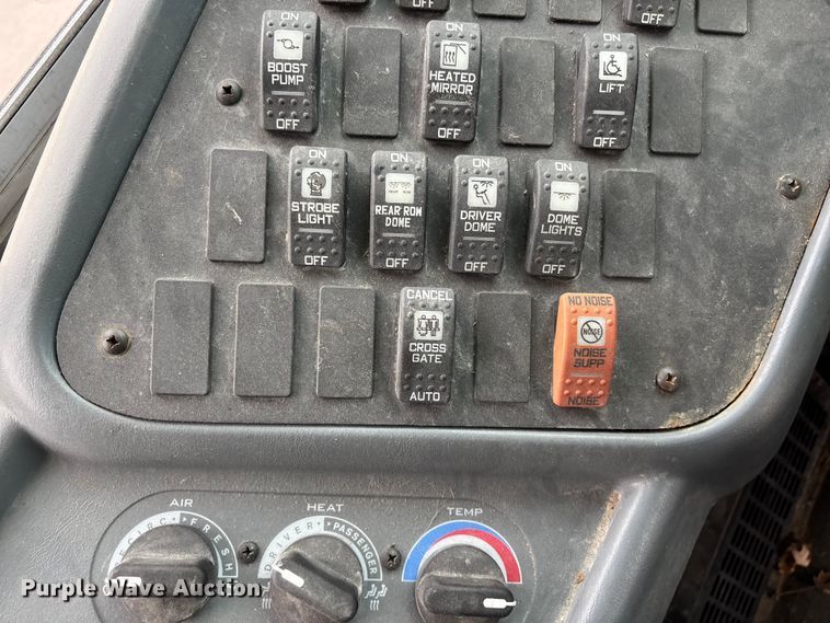 image for item NM9877 2010 Ic Bus PB105 school bus
