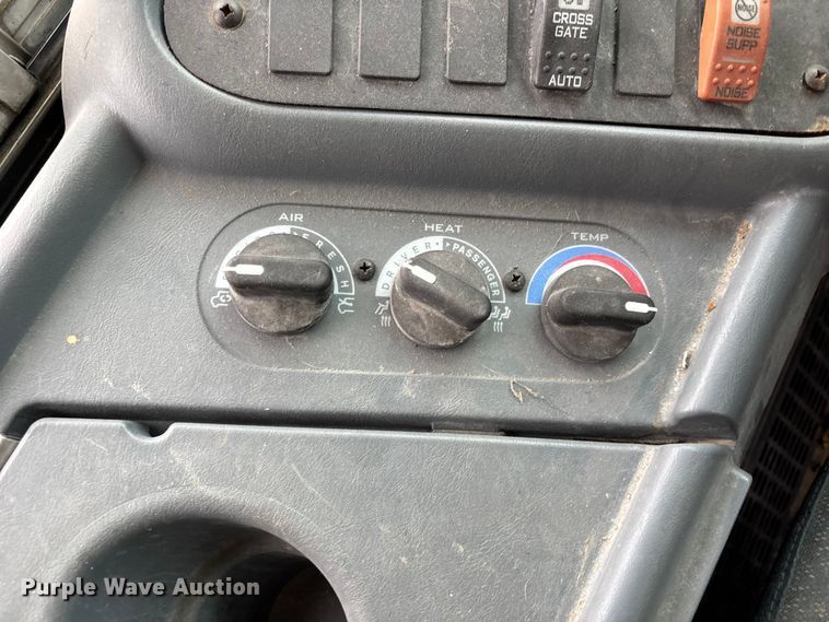 image for item NM9877 2010 Ic Bus PB105 school bus