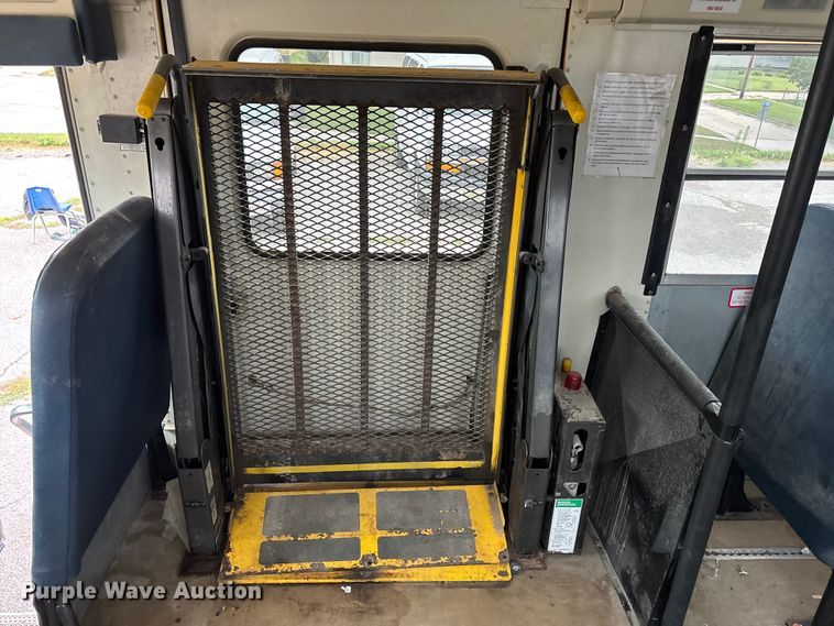 image for item NM9877 2010 Ic Bus PB105 school bus