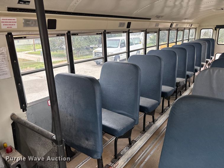image for item NM9877 2010 Ic Bus PB105 school bus