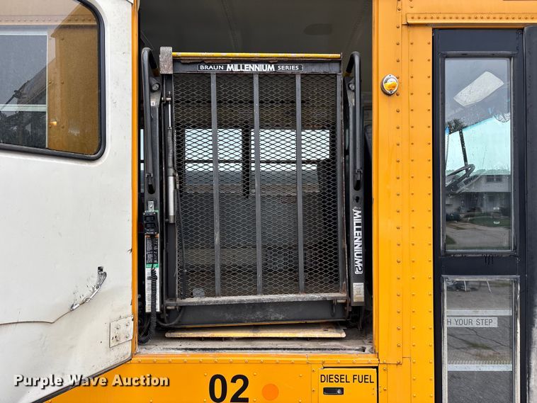 image for item NM9877 2010 Ic Bus PB105 school bus