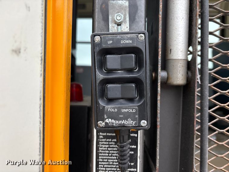 image for item NM9877 2010 Ic Bus PB105 school bus