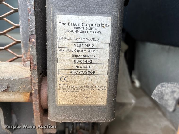 image for item NM9877 2010 Ic Bus PB105 school bus