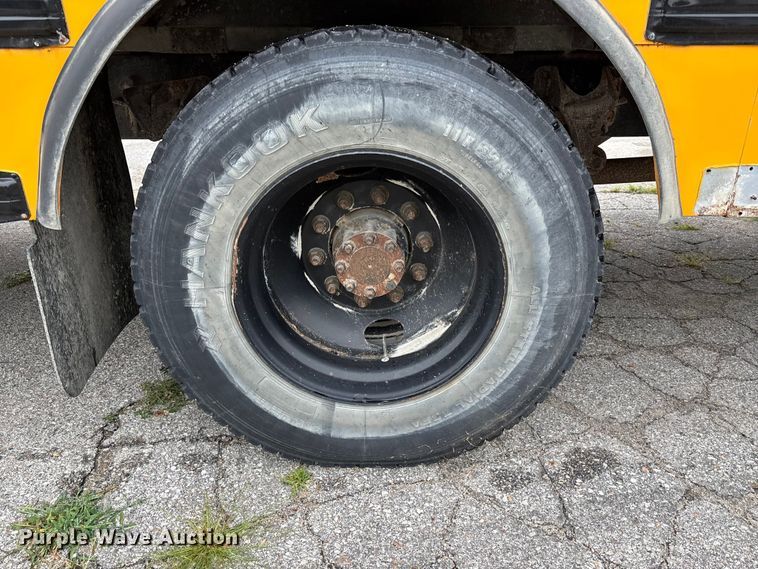 image for item NM9877 2010 Ic Bus PB105 school bus