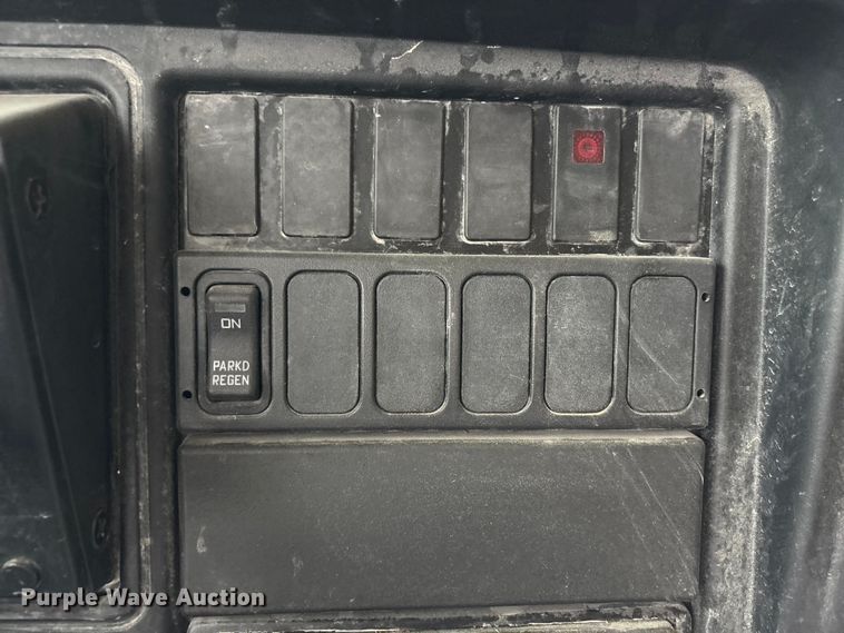 image for item NM9878 2014 Ic Bus PB105 school bus