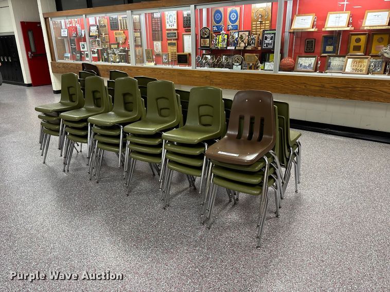 (46) chairs