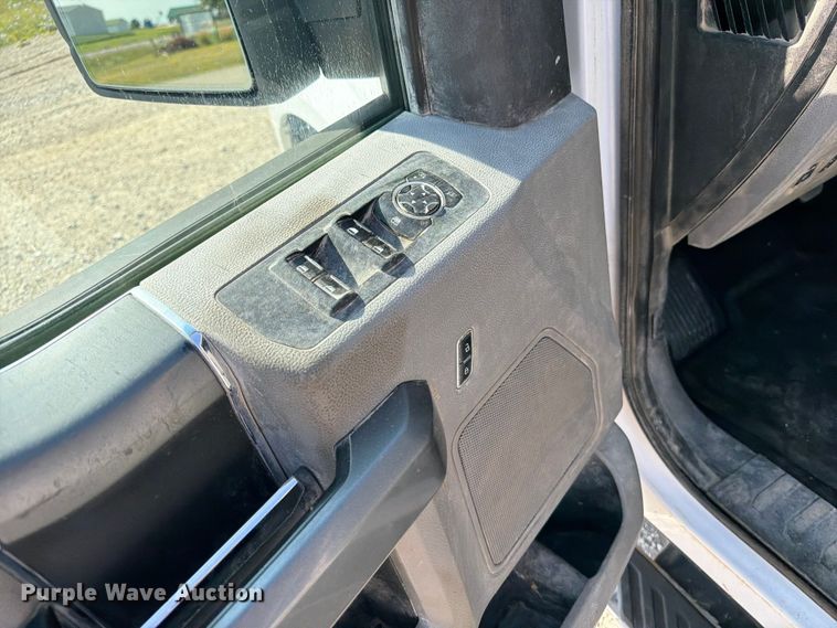 image for item OE9651 2016 Ford F-150 Crew Cab pickup truck