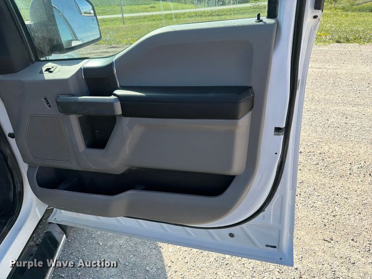 image for item OE9651 2016 Ford F-150 Crew Cab pickup truck