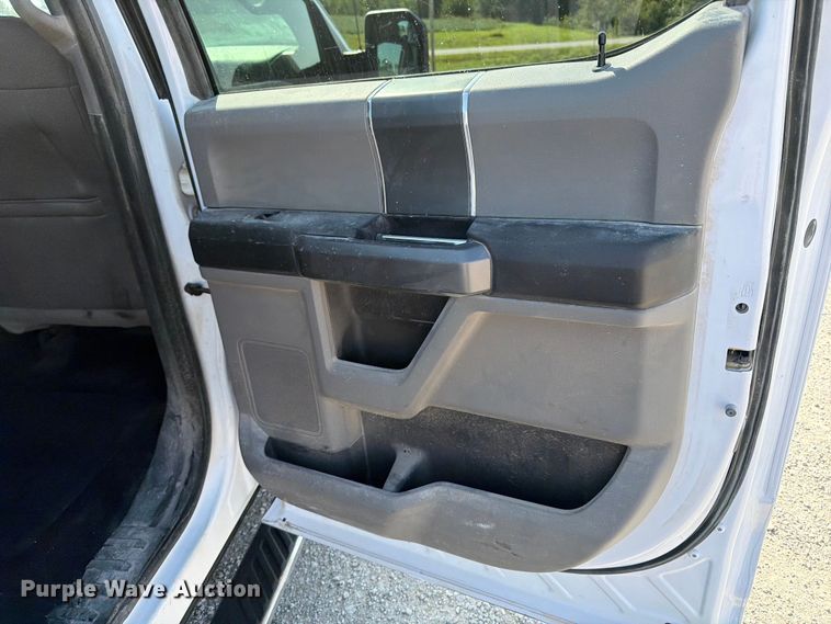 image for item OE9651 2016 Ford F-150 Crew Cab pickup truck