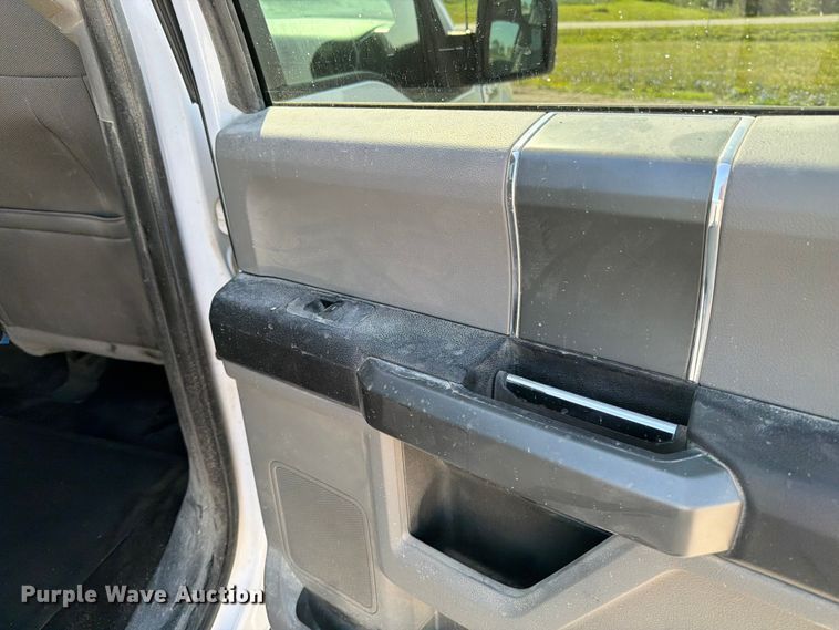 image for item OE9651 2016 Ford F-150 Crew Cab pickup truck