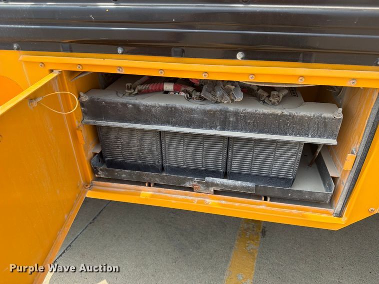 image for item OE9665 2013 Ic Bus PB105 school bus
