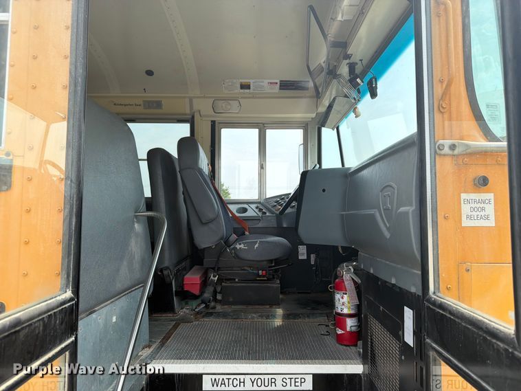 image for item OE9665 2013 Ic Bus PB105 school bus