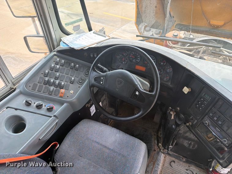image for item OE9665 2013 Ic Bus PB105 school bus