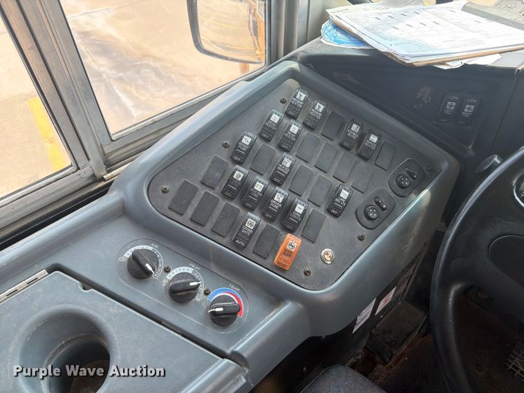 image for item OE9665 2013 Ic Bus PB105 school bus