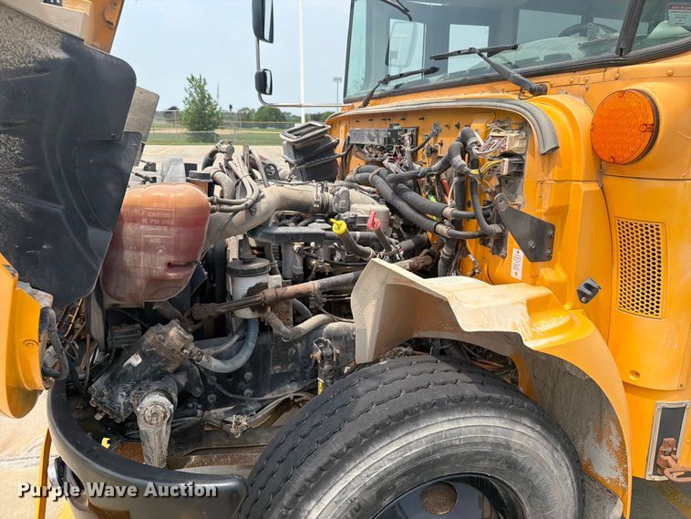 image for item OE9665 2013 Ic Bus PB105 school bus