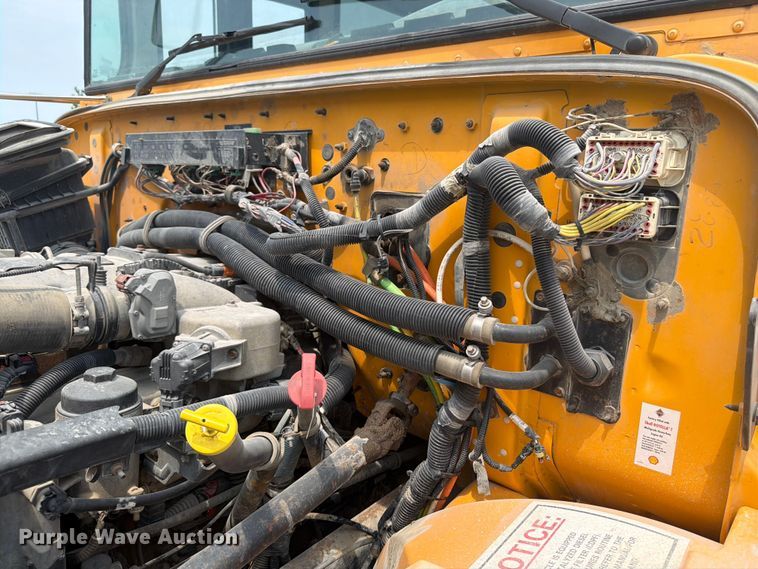 image for item OE9665 2013 Ic Bus PB105 school bus