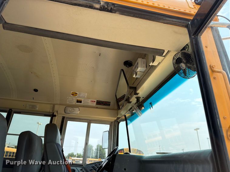 image for item OE9666 2015 Ic Corporation PB105 school bus