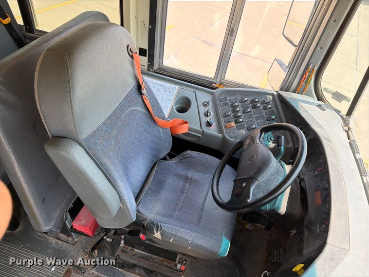image for item OE9666 2015 Ic Corporation PB105 school bus
