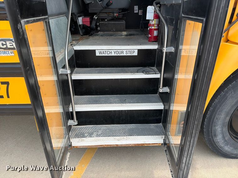image for item OE9667 2013 Ic Bus PB105 school bus