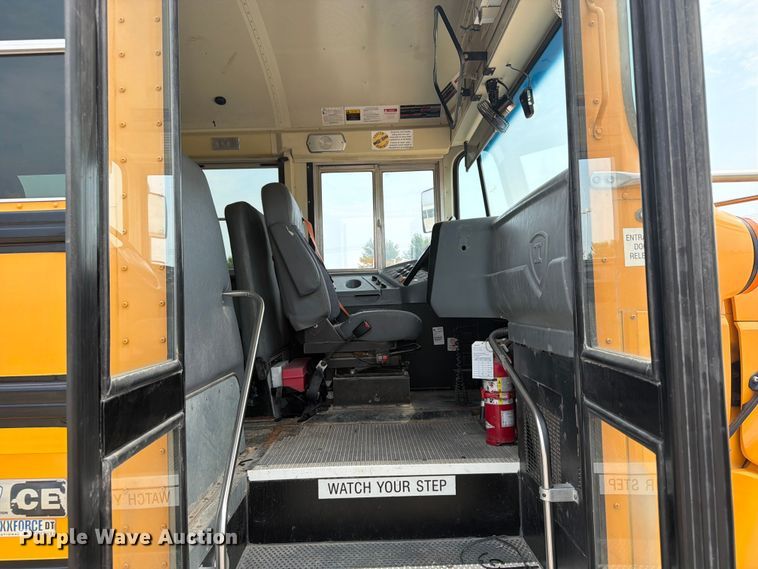 image for item OE9667 2013 Ic Bus PB105 school bus