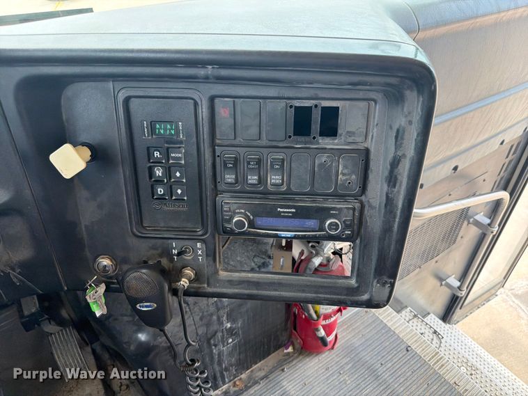 image for item OE9667 2013 Ic Bus PB105 school bus