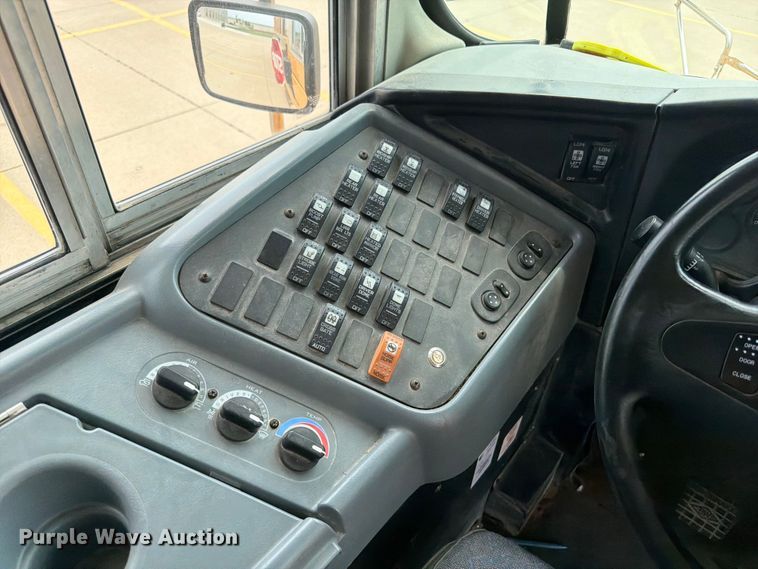 image for item OE9668 2013 Ic Corporation PB105 school bus