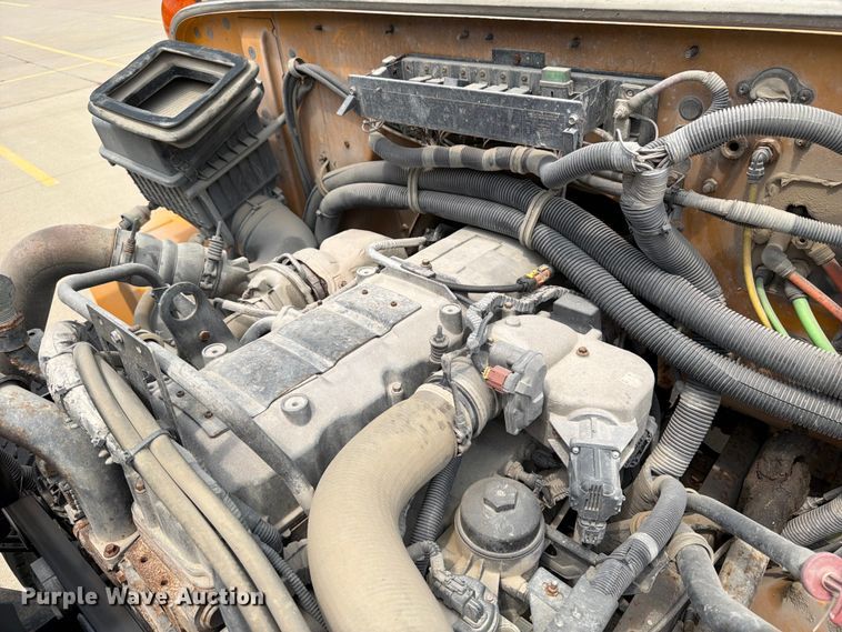 image for item OE9668 2013 Ic Corporation PB105 school bus