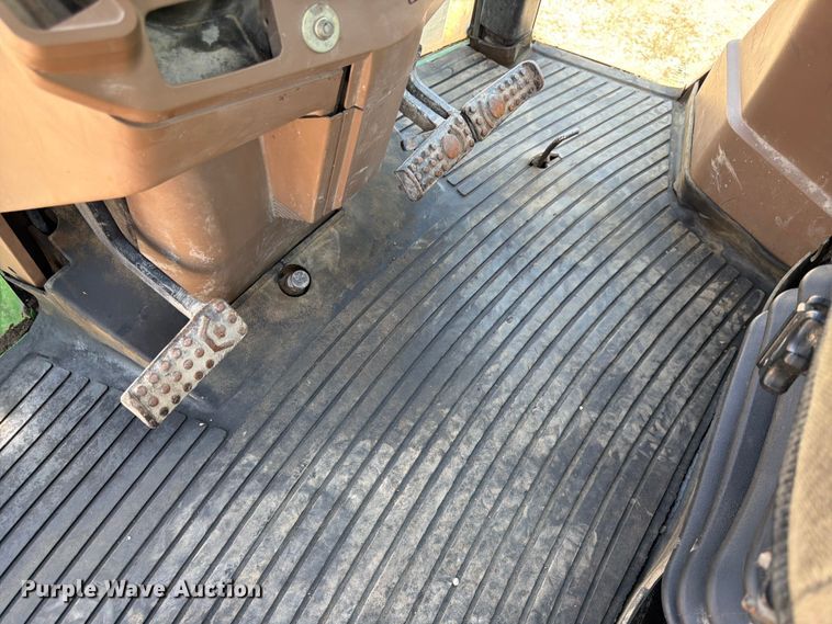 image for item DQ7962 John Deere 7410 MFWD tractor