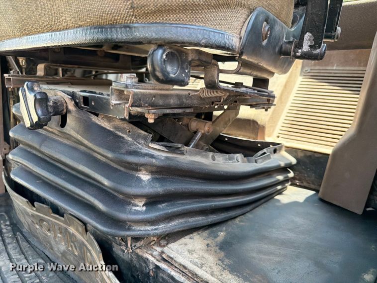image for item DQ7962 John Deere 7410 MFWD tractor